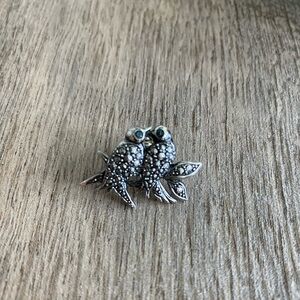 Vintage silver love birds pin